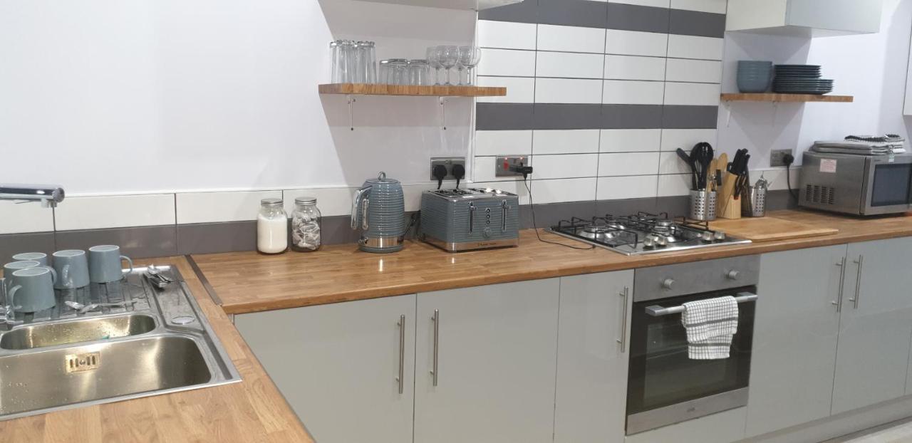 Homestay In Birmingham Sleeps 8 - Free Parking & Wifi Ngoại thất bức ảnh