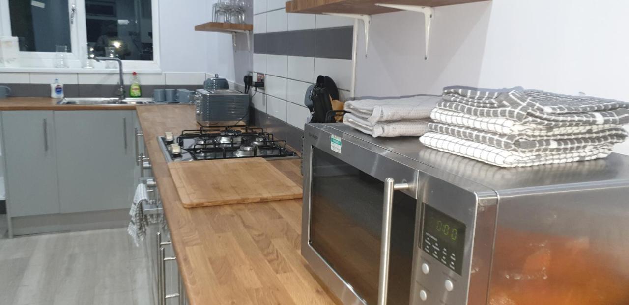 Homestay In Birmingham Sleeps 8 - Free Parking & Wifi Ngoại thất bức ảnh