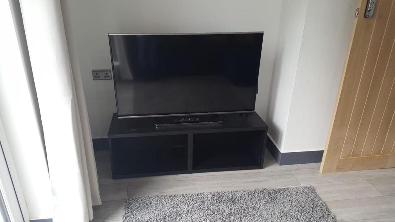 Homestay In Birmingham Sleeps 8 - Free Parking & Wifi Ngoại thất bức ảnh