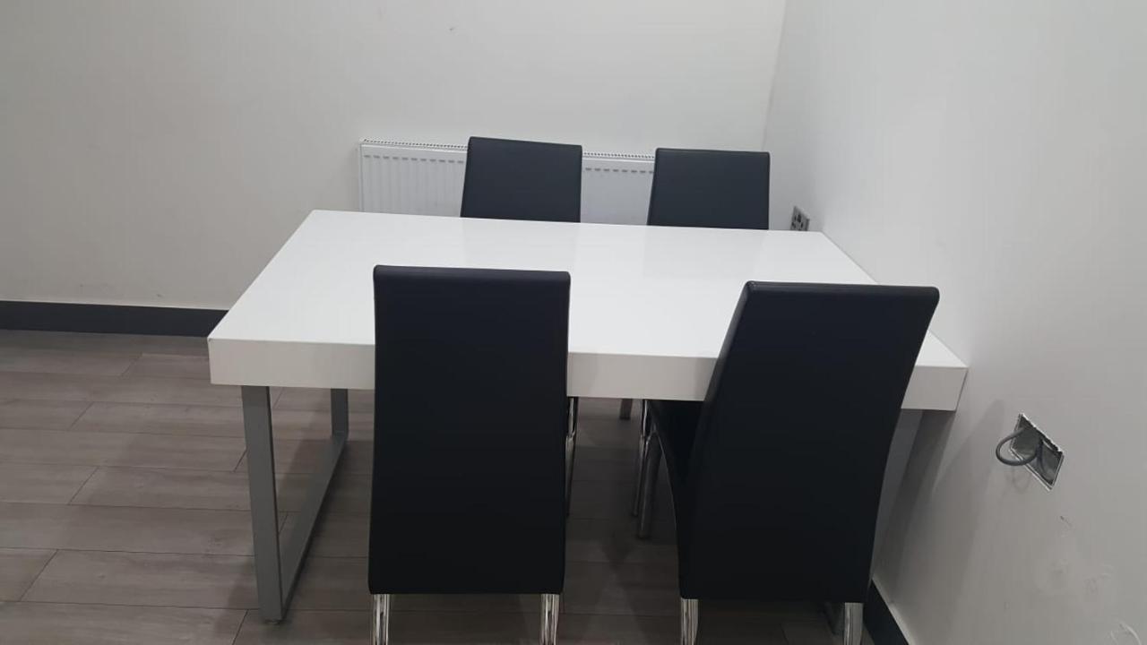 Homestay In Birmingham Sleeps 8 - Free Parking & Wifi Ngoại thất bức ảnh